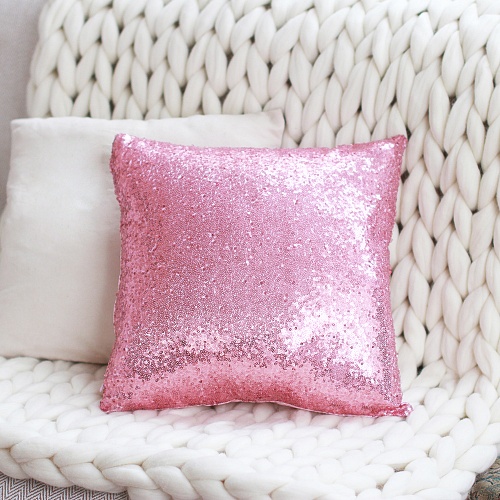 Наволочка на подушку с пайетками, розовая