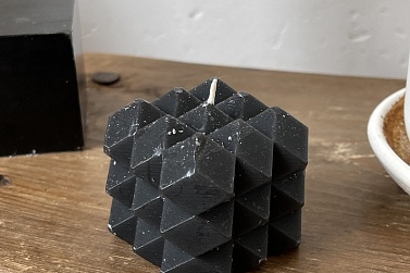 Свеча black cube