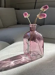 Бутыль фиолетового цвета