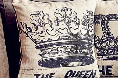 Подушка The Queen