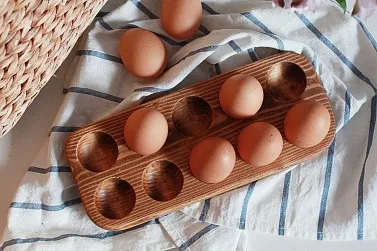Подставка для яиц из дерева