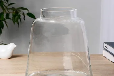 Большая стеклянная ваза